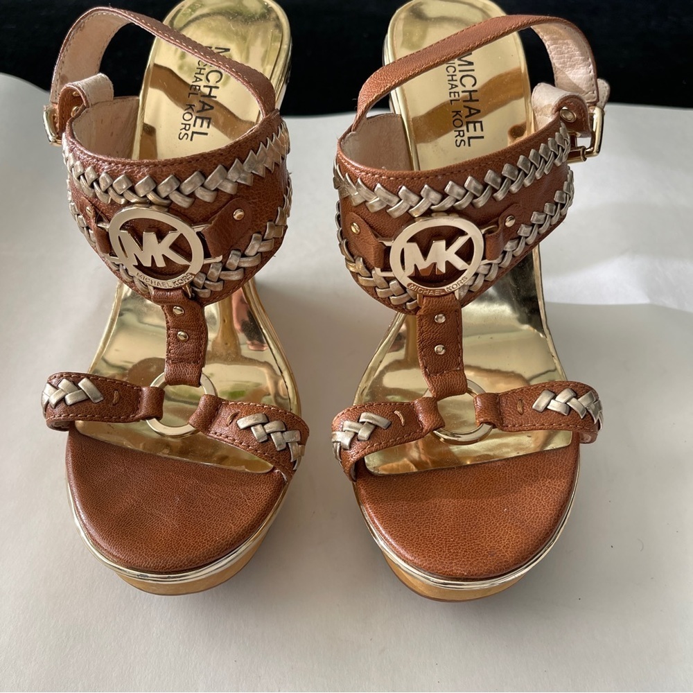 Michael Kors Brown Tan Cream Braided Leather Platform Wedge Sandals Gold MK Logo - Picture 2 of 5